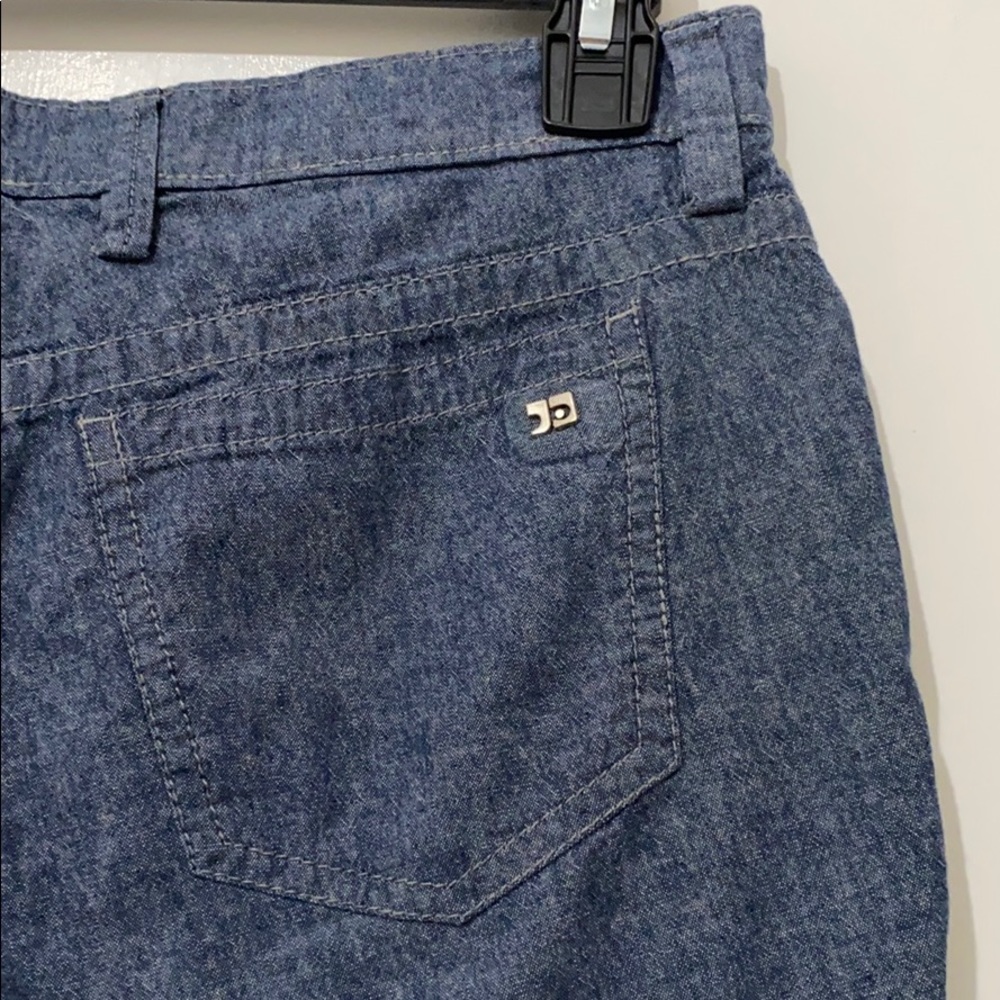 Shorts - Picture 3 of 5